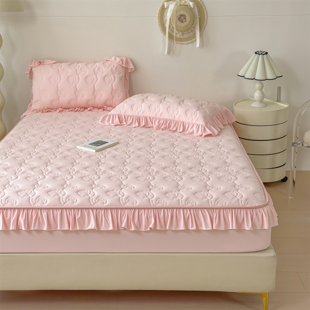 91家纺网 家纺一手货源 找家纺 雯豆家纺 【10A抗菌】2026新款氨纶凉感丝花边枕套单只一对装夏季冰丝枕芯保护套 氨纶花边床笠-粉