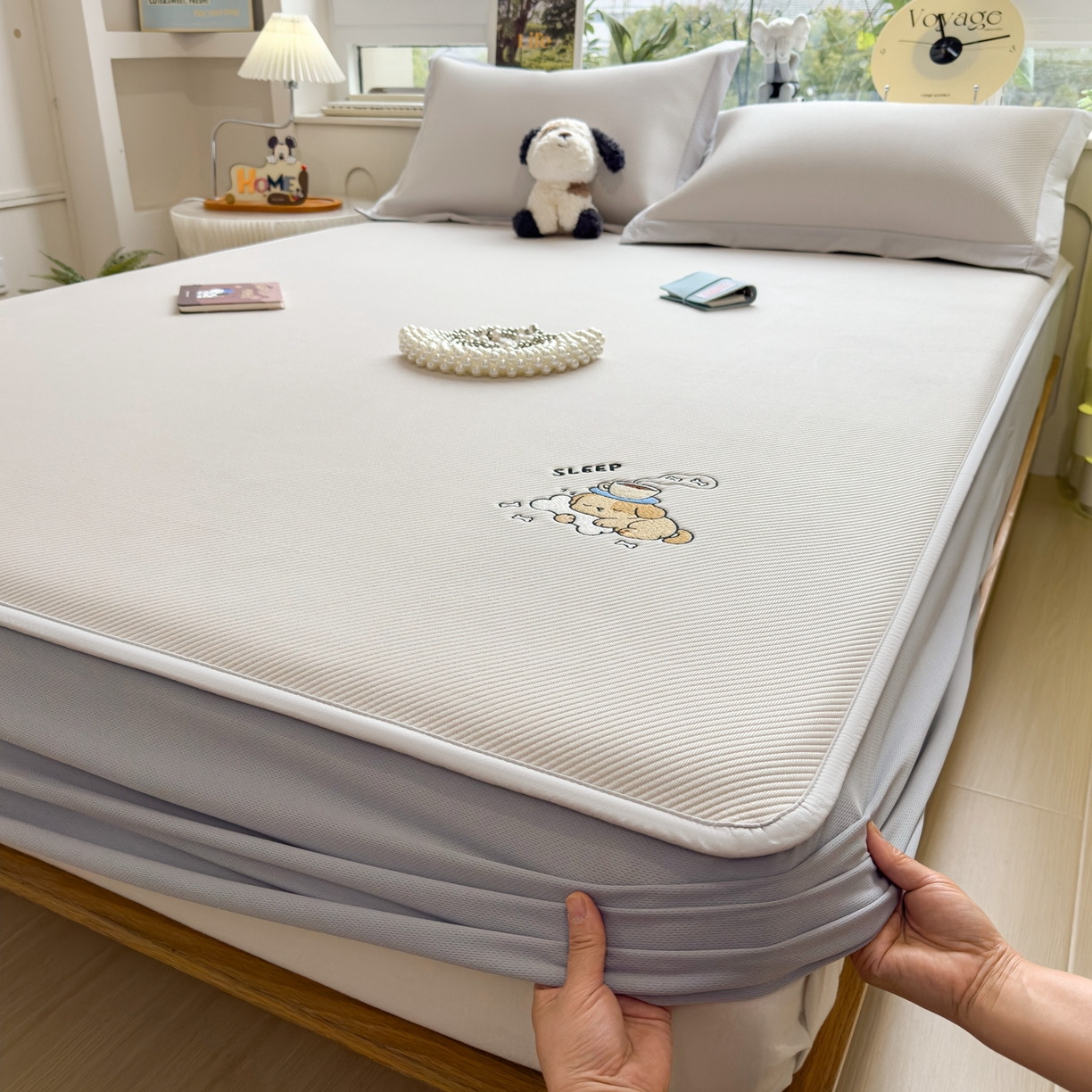 91家纺网 家纺一手货源 找家纺 眠多宝（绒多宝） 2026新款可机洗冰豆豆冰丝席凉席席子a类母婴级婴儿可用凉感值过0.21夏天 贪吃小狗床笠款