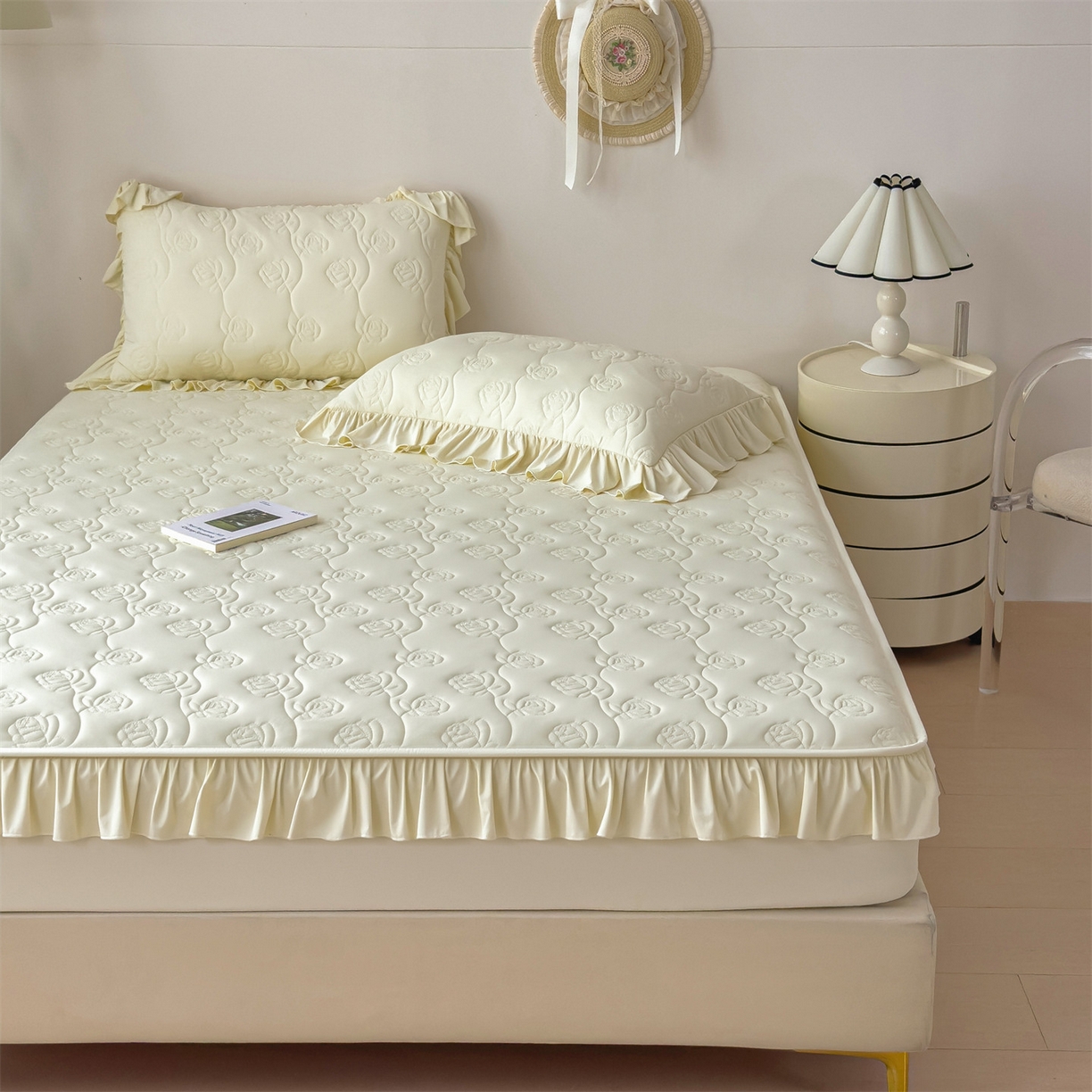 91家纺网 家纺一手货源 找家纺 雯豆家纺 【10A抗菌】2026新款氨纶凉感丝花边枕套单只一对装夏季冰丝枕芯保护套 氨纶花边床笠-奶黄