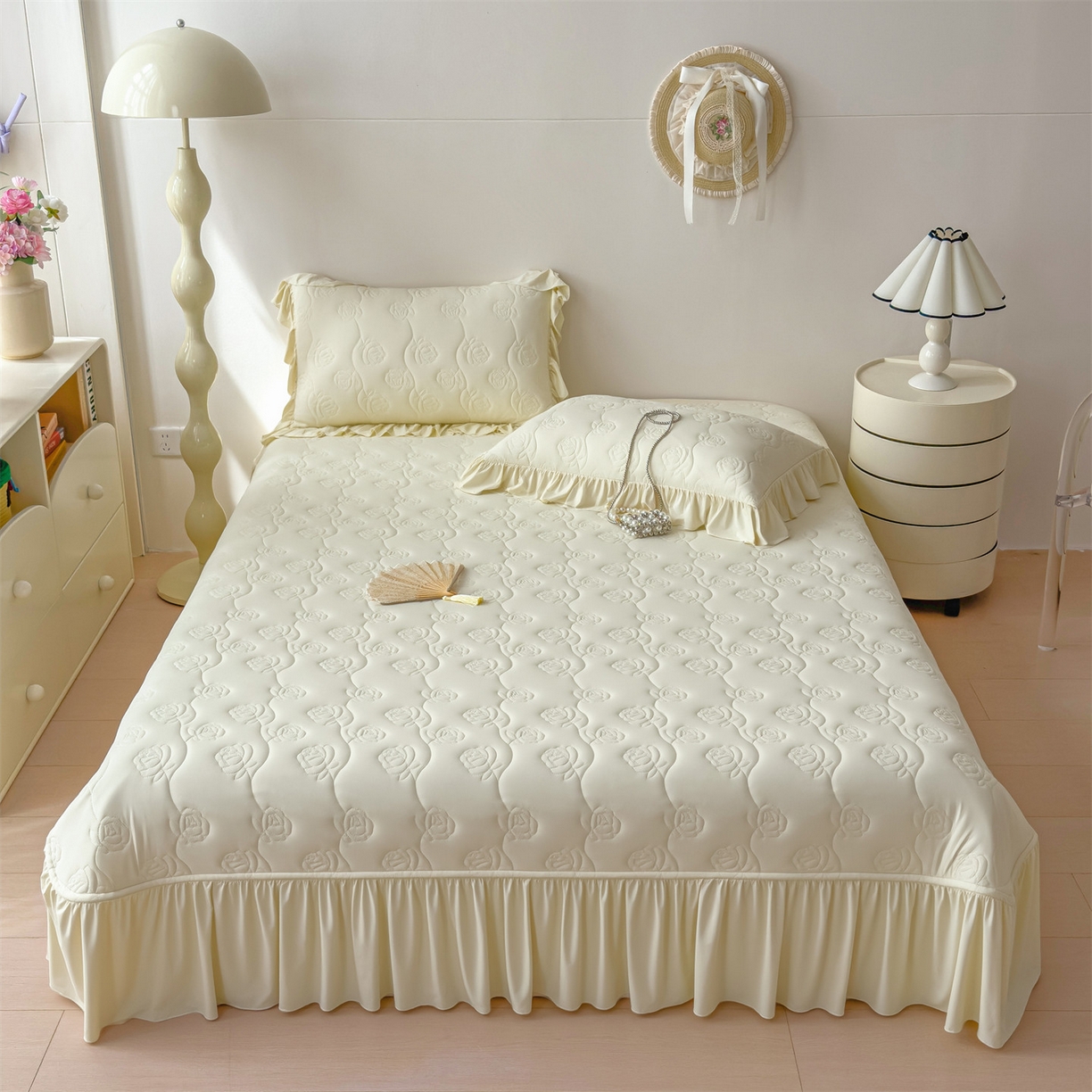 91家纺网 家纺一手货源 找家纺 雯豆家纺 【10A抗菌】2026新款氨纶凉感丝花边枕套单只一对装夏季冰丝枕芯保护套 氨纶花边床笠-奶黄