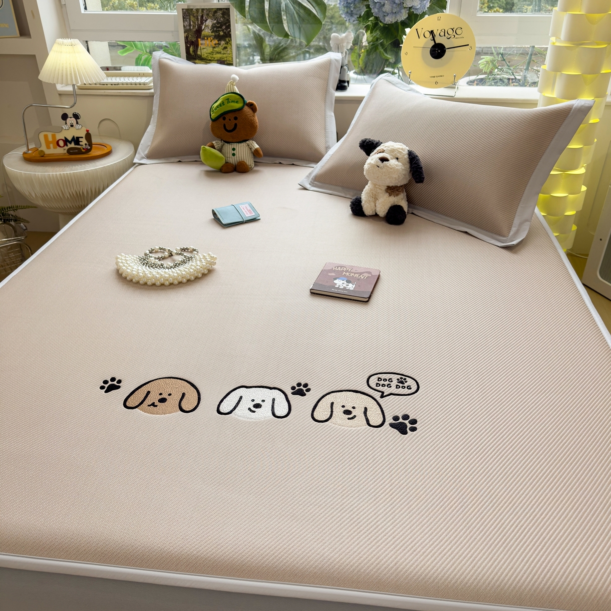 91家纺网 家纺一手货源 找家纺 眠多宝（绒多宝） 2026新款可机洗冰豆豆冰丝席凉席席子a类母婴级婴儿可用凉感值过0.21夏天 汪汪线条狗床笠款