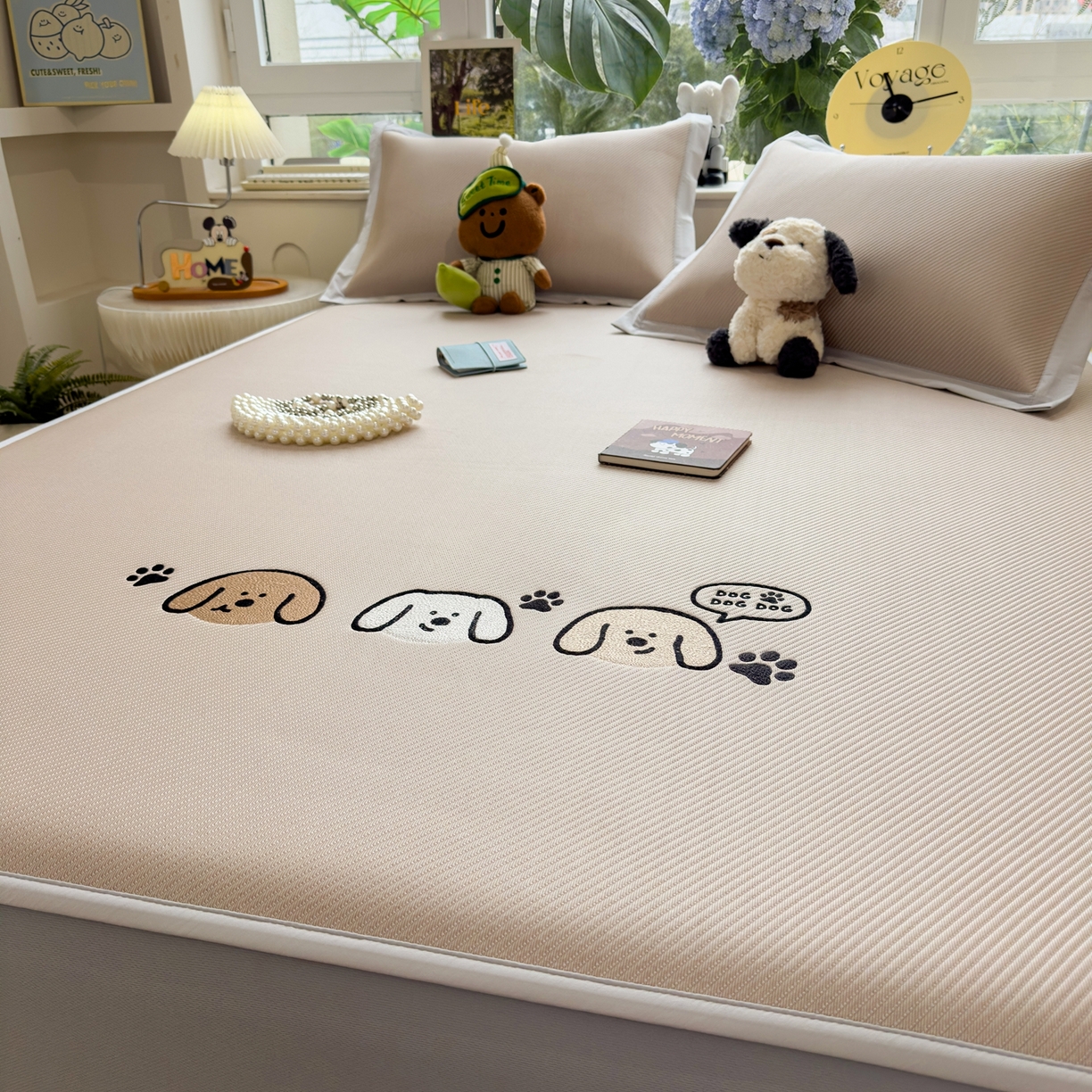 91家纺网 家纺一手货源 找家纺 眠多宝（绒多宝） 2026新款可机洗冰豆豆冰丝席凉席席子a类母婴级婴儿可用凉感值过0.21夏天 汪汪线条狗床笠款