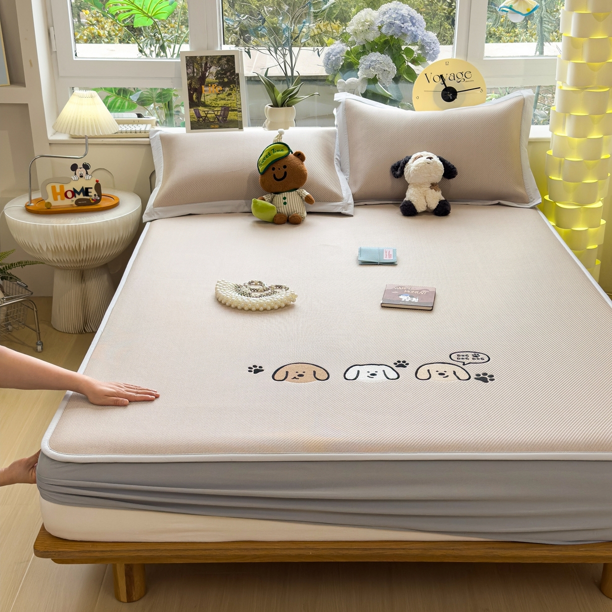 91家纺网 家纺一手货源 找家纺 眠多宝（绒多宝） 2026新款可机洗冰豆豆冰丝席凉席席子a类母婴级婴儿可用凉感值过0.21夏天 汪汪线条狗床笠款