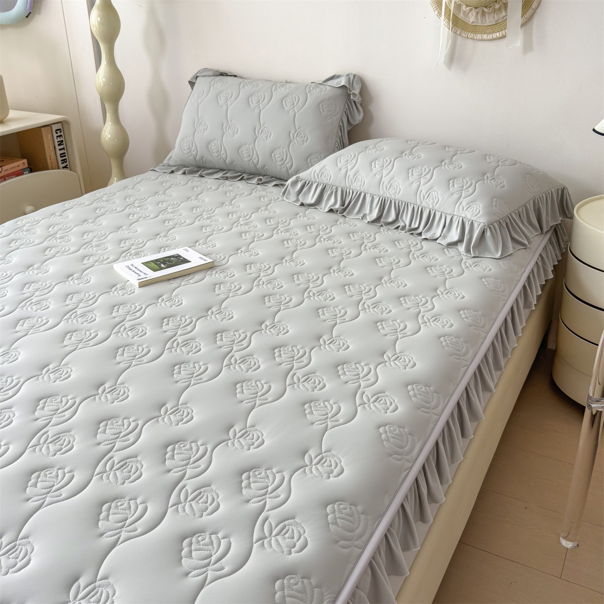 91家纺网 家纺一手货源 找家纺 雯豆家纺 【10A抗菌】2026新款氨纶凉感丝花边枕套单只一对装夏季冰丝枕芯保护套 氨纶花边床笠-浅灰