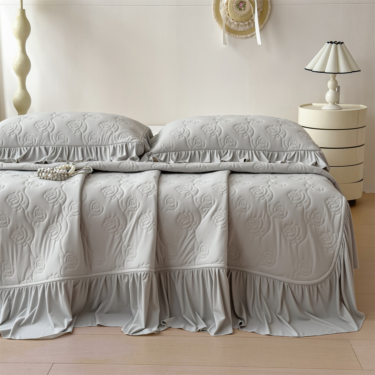 91家纺网 家纺一手货源 找家纺 雯豆家纺 【10A抗菌】2026新款氨纶凉感丝花边枕套单只一对装夏季冰丝枕芯保护套 氨纶花边床笠-浅灰