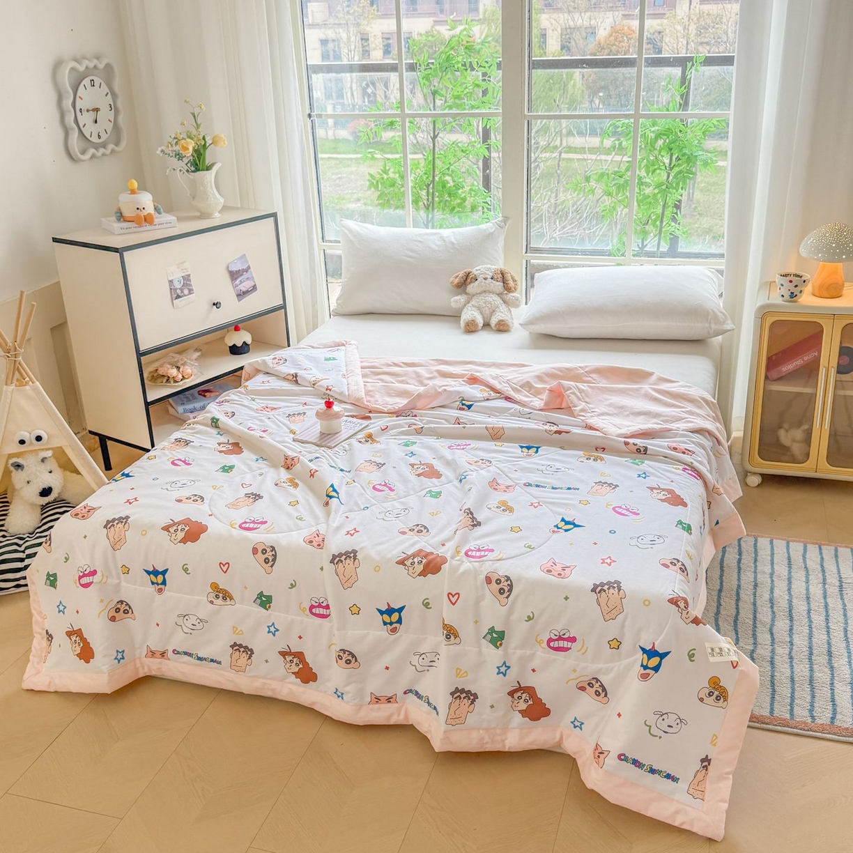 91家纺网 家纺一手货源 找家纺 雅萱家纺 2026新款里外全棉棉花夏被蜡笔小新系列 夏被-小新的一家