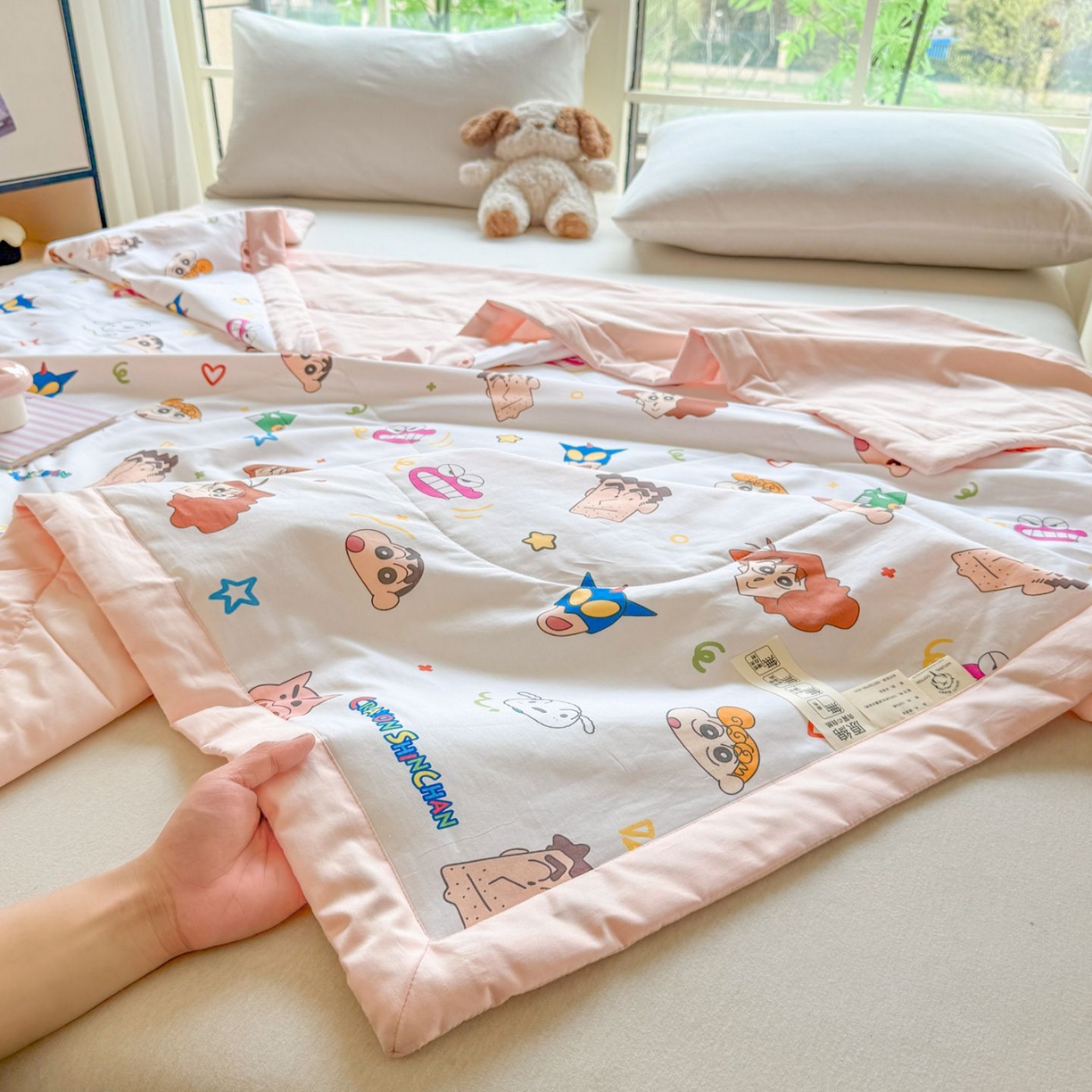 91家纺网 家纺一手货源 找家纺 雅萱家纺 2026新款里外全棉棉花夏被蜡笔小新系列 夏被-小新的一家