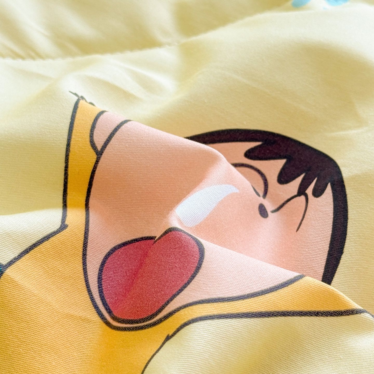 91家纺网 家纺一手货源 找家纺 雅萱家纺 2026新款里外全棉棉花夏被蜡笔小新系列 夏被-星仔生活