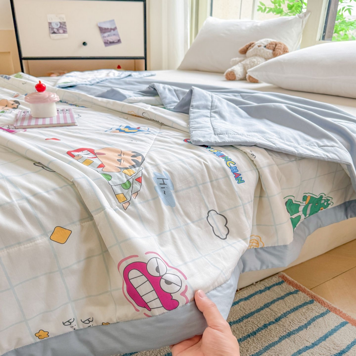 91家纺网 家纺一手货源 找家纺 雅萱家纺 2026新款里外全棉棉花夏被蜡笔小新系列 夏被-元气小新