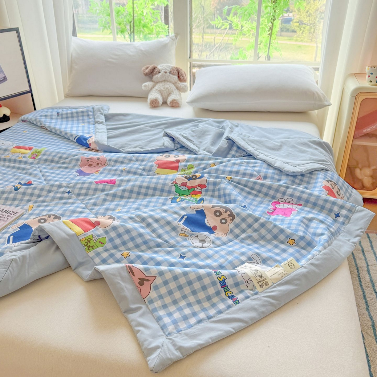 91家纺网 家纺一手货源 找家纺 雅萱家纺 2026新款里外全棉棉花夏被蜡笔小新系列 夏被-足球小新
