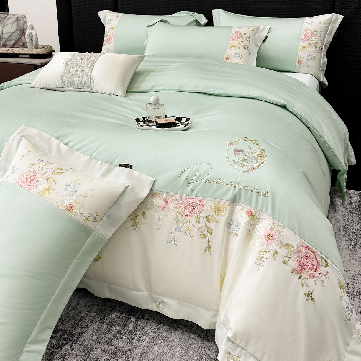 91家纺网 家纺一手货源 找家纺 莱势 2026新品100支全棉纯棉50x50s贡缎长绒棉刺绣绣花四件套高端礼盒-玫瑰少女 玫瑰少女 绿野仙踪