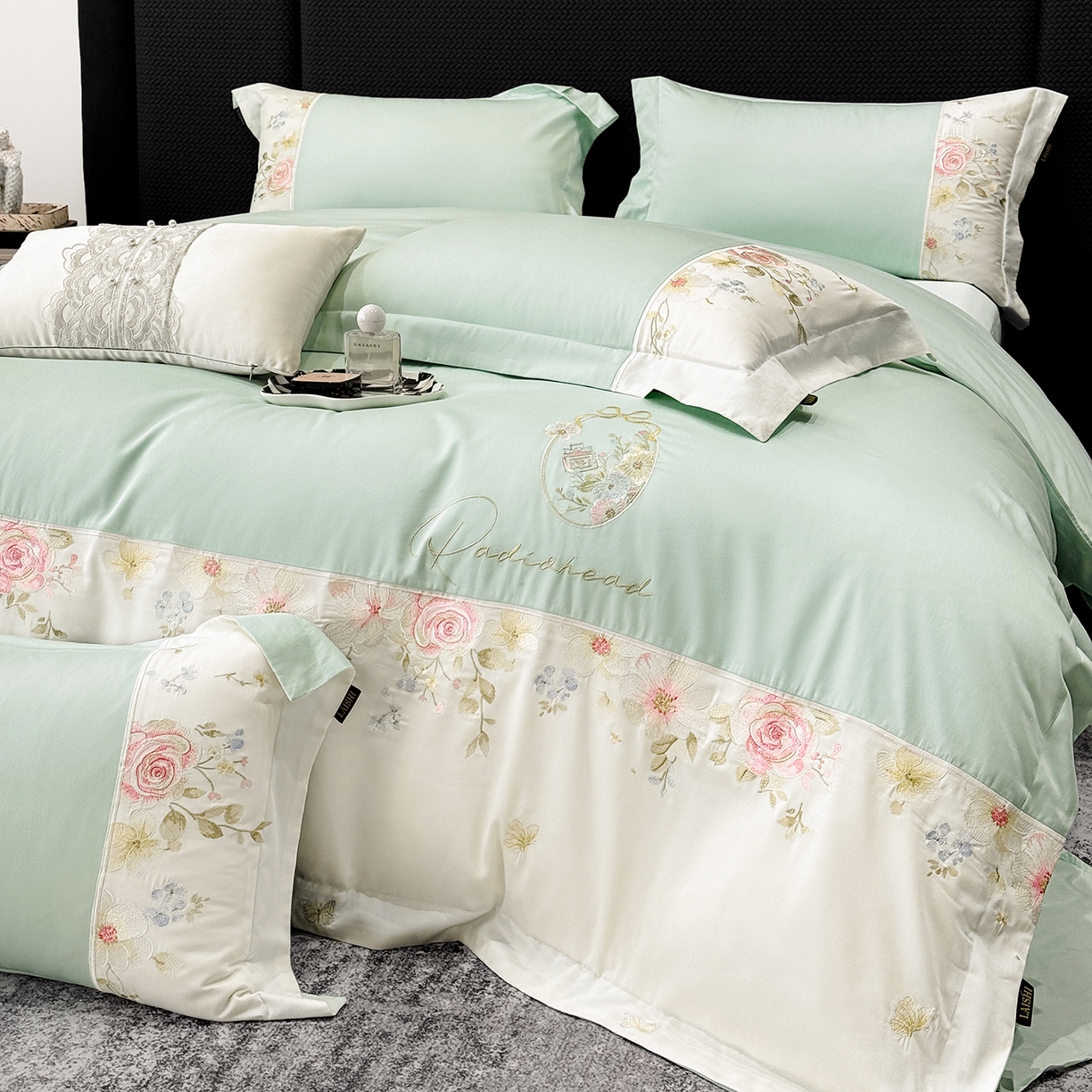 91家纺网 家纺一手货源 找家纺 莱势 2026新品100支全棉纯棉50x50s贡缎长绒棉刺绣绣花四件套高端礼盒-玫瑰少女 玫瑰少女 绿野仙踪