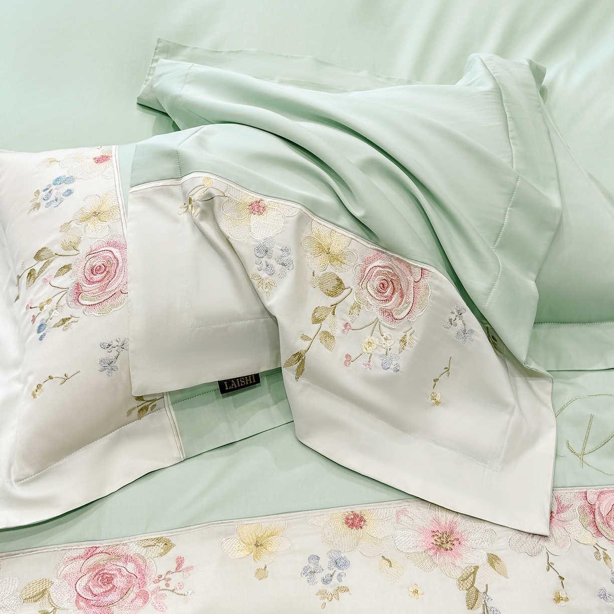 91家纺网 家纺一手货源 找家纺 莱势 2026新品100支全棉纯棉50x50s贡缎长绒棉刺绣绣花四件套高端礼盒-玫瑰少女 玫瑰少女 绿野仙踪