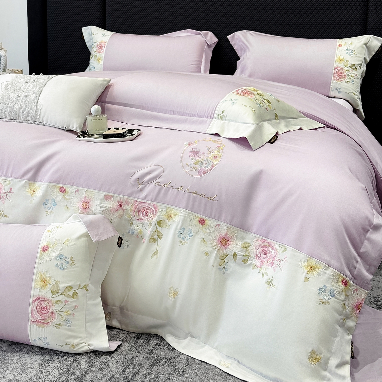 91家纺网 家纺一手货源 找家纺 莱势 2026新品100支全棉纯棉50x50s贡缎长绒棉刺绣绣花四件套高端礼盒-玫瑰少女 玫瑰少女 香芋紫