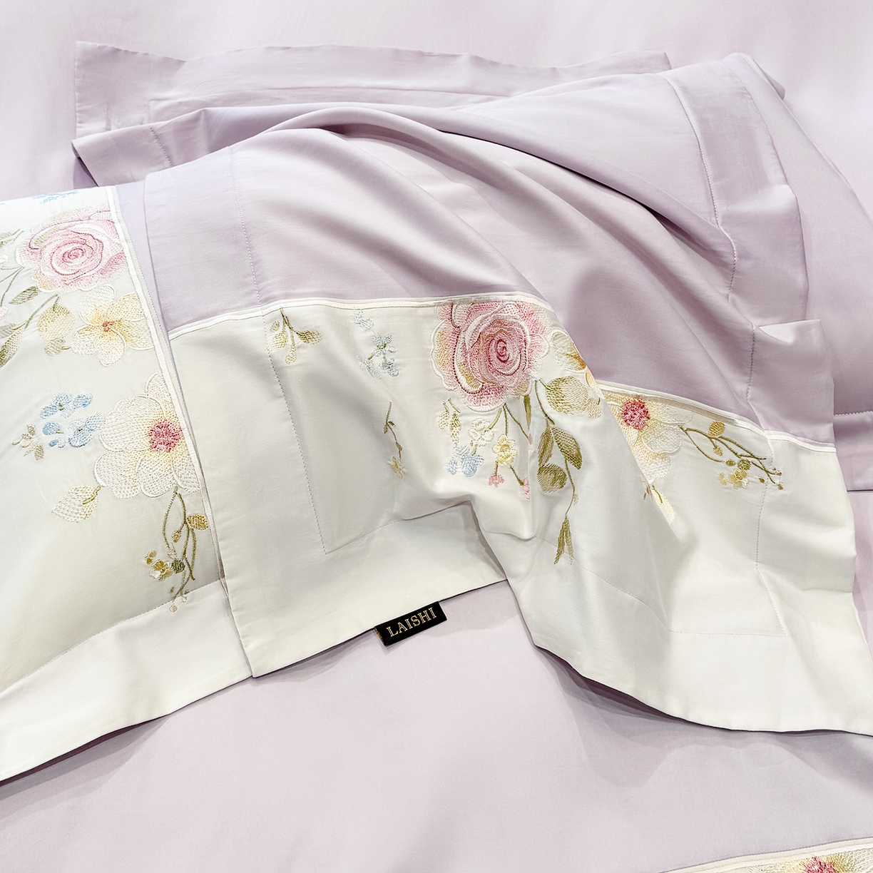 91家纺网 家纺一手货源 找家纺 莱势 2026新品100支全棉纯棉50x50s贡缎长绒棉刺绣绣花四件套高端礼盒-玫瑰少女 玫瑰少女 香芋紫