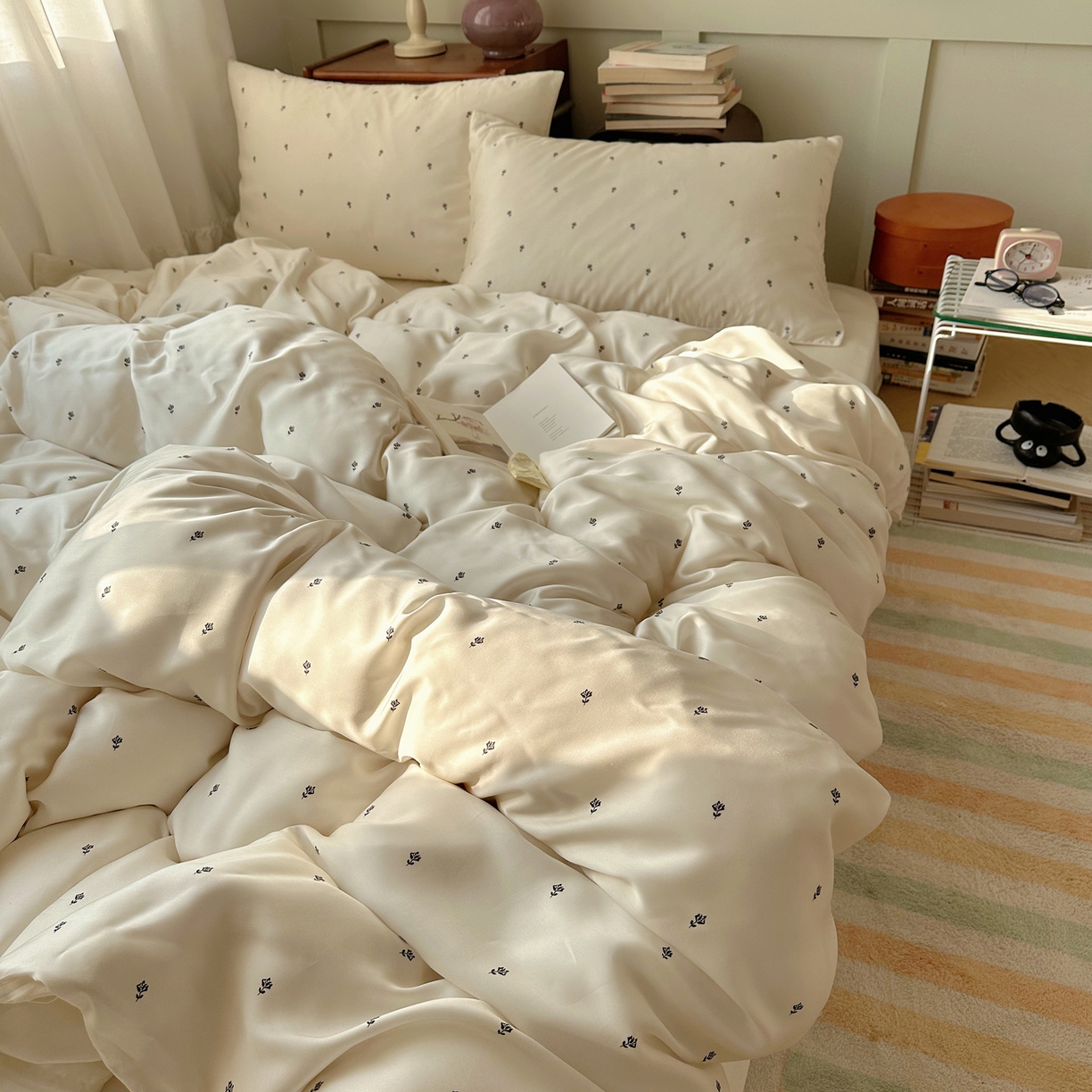 91家纺网 家纺一手货源 找家纺 爱彼家纺 2026新款亲肤冰丝印花四件套-系列二 冰丝-奶杏四叶草