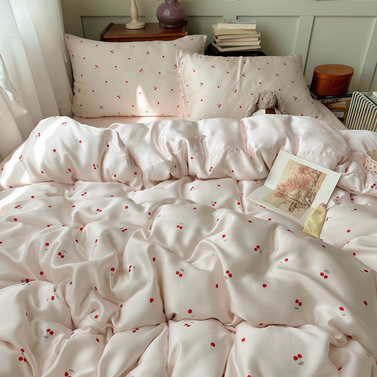 91家纺网 家纺一手货源 找家纺 爱彼家纺 2026新款亲肤冰丝印花四件套-系列二 冰丝-甜粉小樱桃