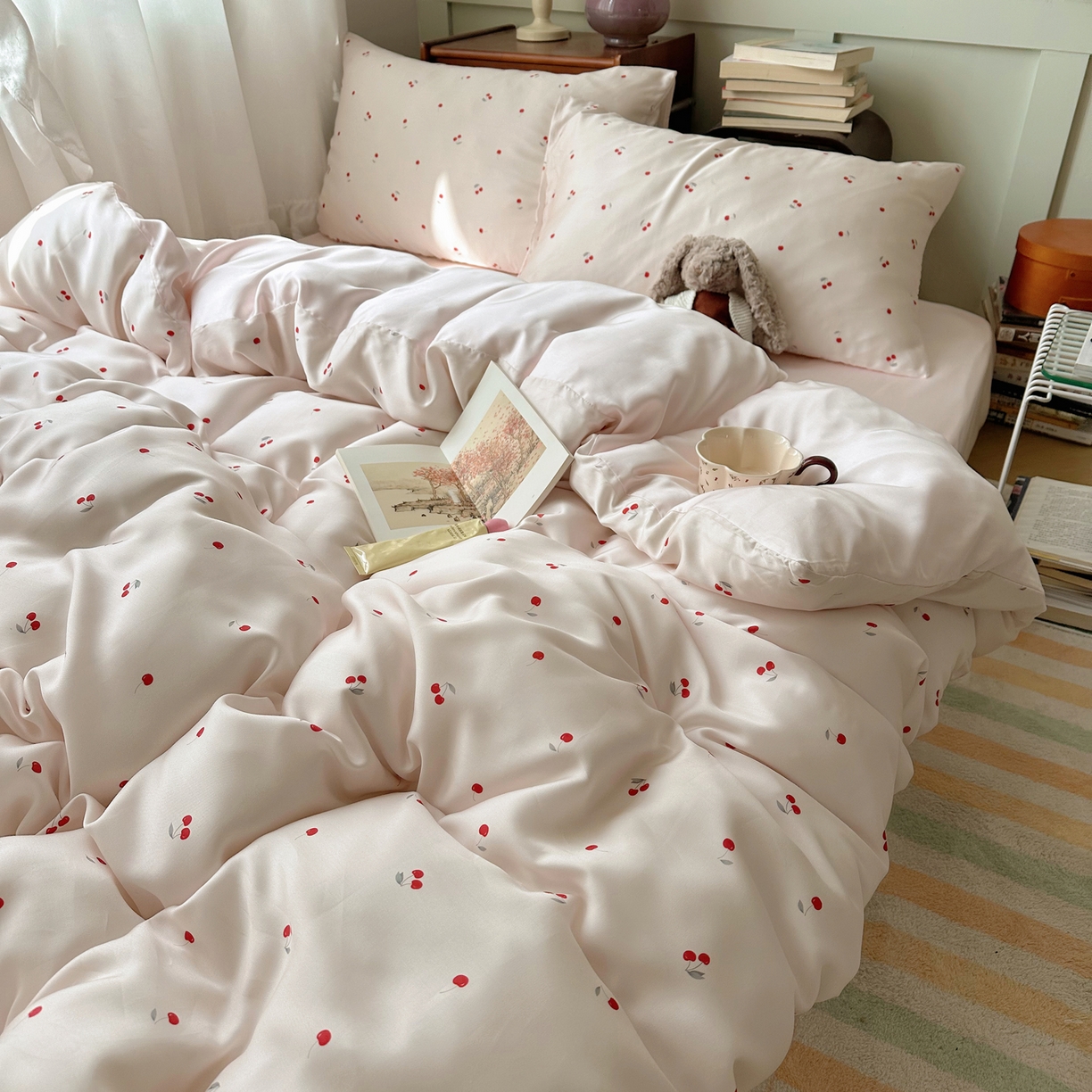 91家纺网 家纺一手货源 找家纺 爱彼家纺 2026新款亲肤冰丝印花四件套-系列二 冰丝-甜粉小樱桃