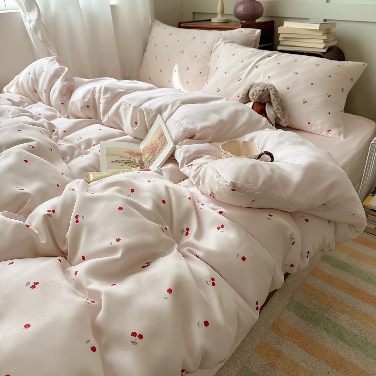 91家纺网 家纺一手货源 找家纺 爱彼家纺 2026新款亲肤冰丝印花四件套-系列二 冰丝-甜粉小樱桃