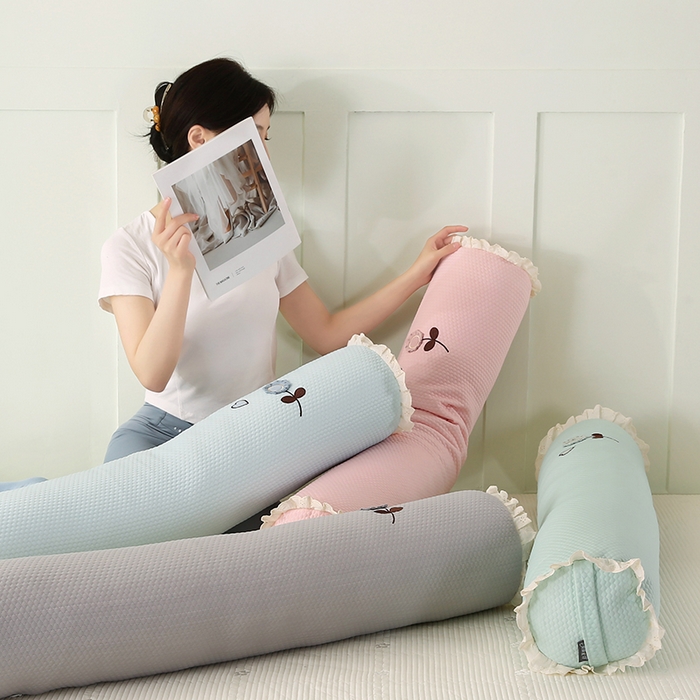 91家纺网 家纺一手货源 找家纺 蔻眠 凉豆豆凉感丝长抱枕侧睡夹腿抱枕长枕芯枕头 主图