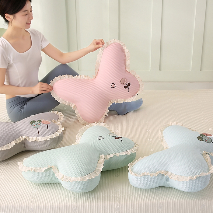 91家纺网 家纺一手货源 找家纺 （总）蔻眠 花边款凉豆豆凉感丝蝴蝶抱枕靠枕异型枕芯