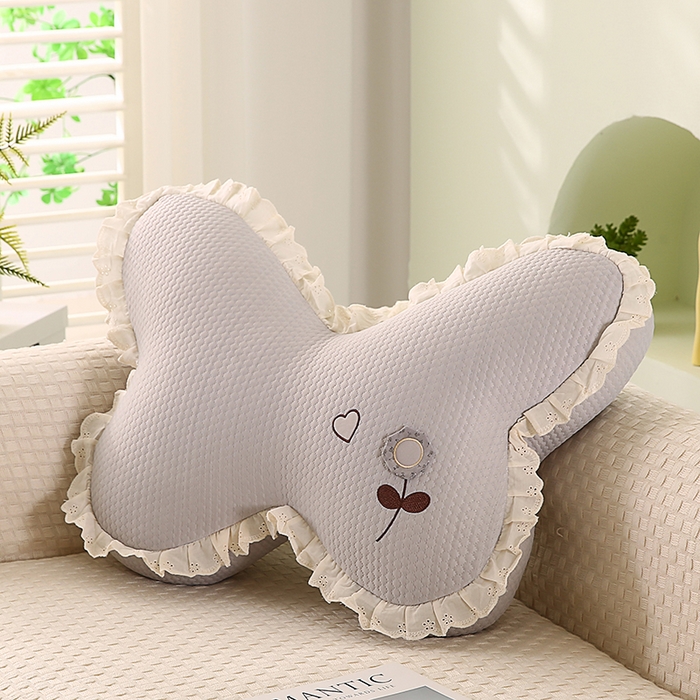 91家纺网 家纺一手货源 找家纺 （总）蔻眠 花边款凉豆豆凉感丝蝴蝶抱枕靠枕异型枕芯