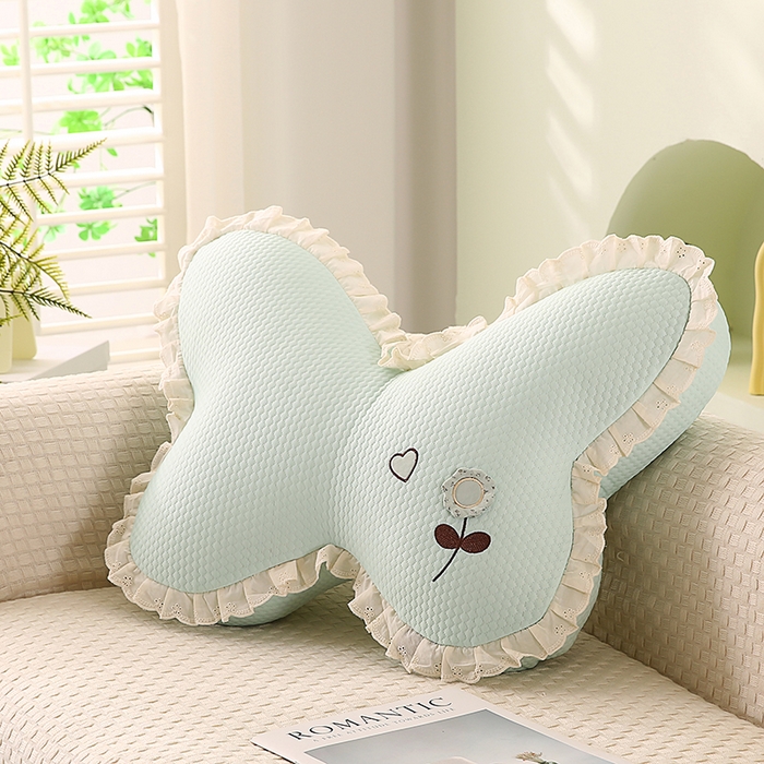 91家纺网 家纺一手货源 找家纺 （总）蔻眠 花边款凉豆豆凉感丝蝴蝶抱枕靠枕异型枕芯