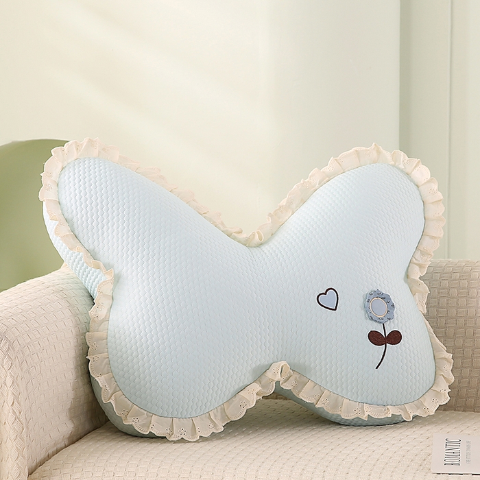 91家纺网 家纺一手货源 找家纺 蔻眠 花边款凉豆豆凉感丝蝴蝶抱枕靠枕异型枕芯 心上人-冰蓝