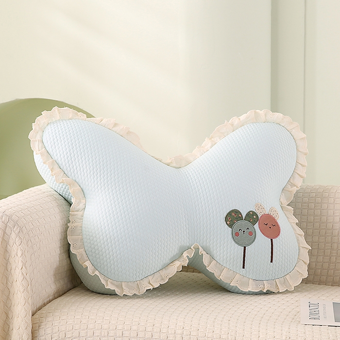 91家纺网 家纺一手货源 找家纺 蔻眠 花边款凉豆豆凉感丝蝴蝶抱枕靠枕异型枕芯 两小无猜-冰蓝