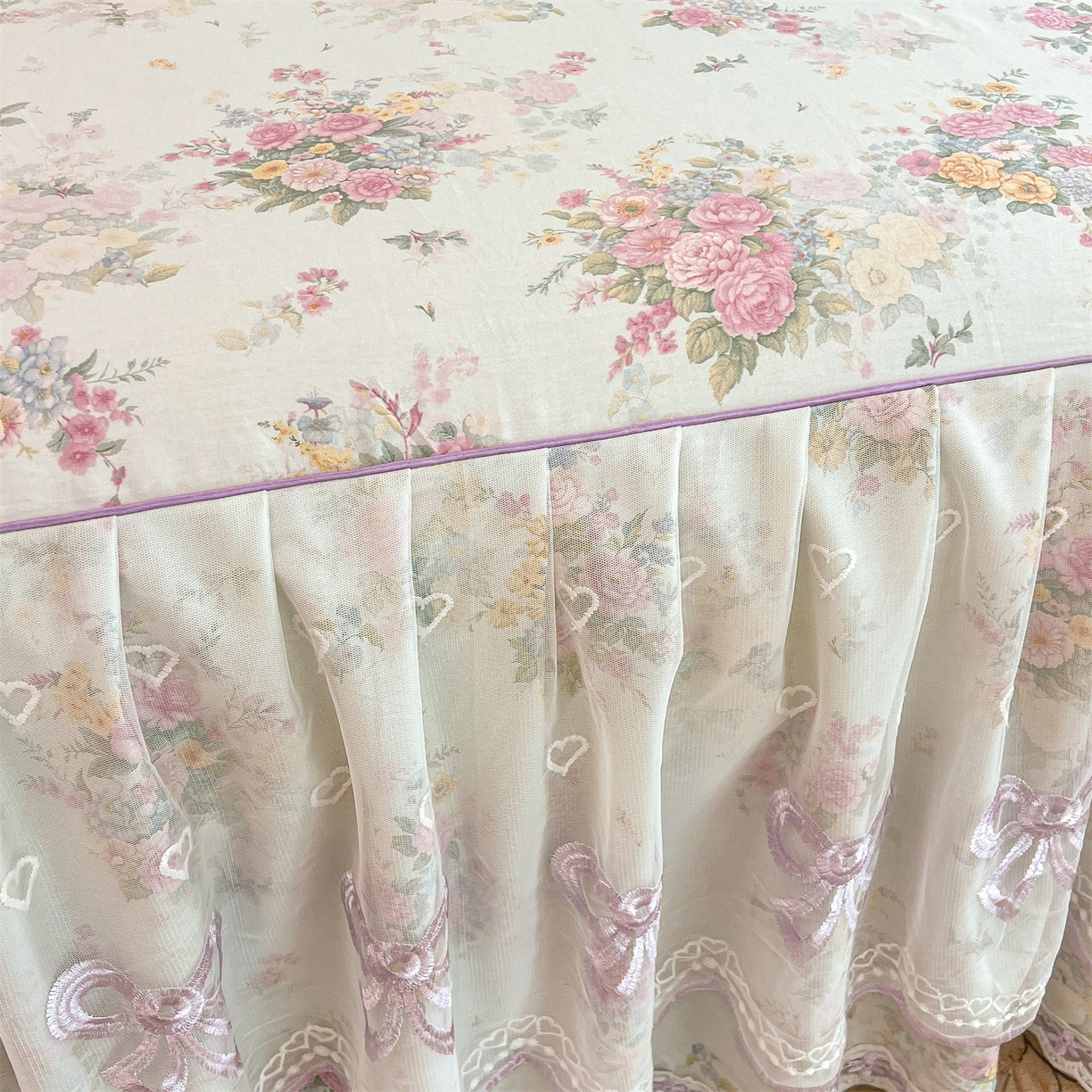 91家纺网 家纺一手货源 找家纺 宜凡家纺 2026新款全棉印花公主风单层床裙四件套 朝花心悦