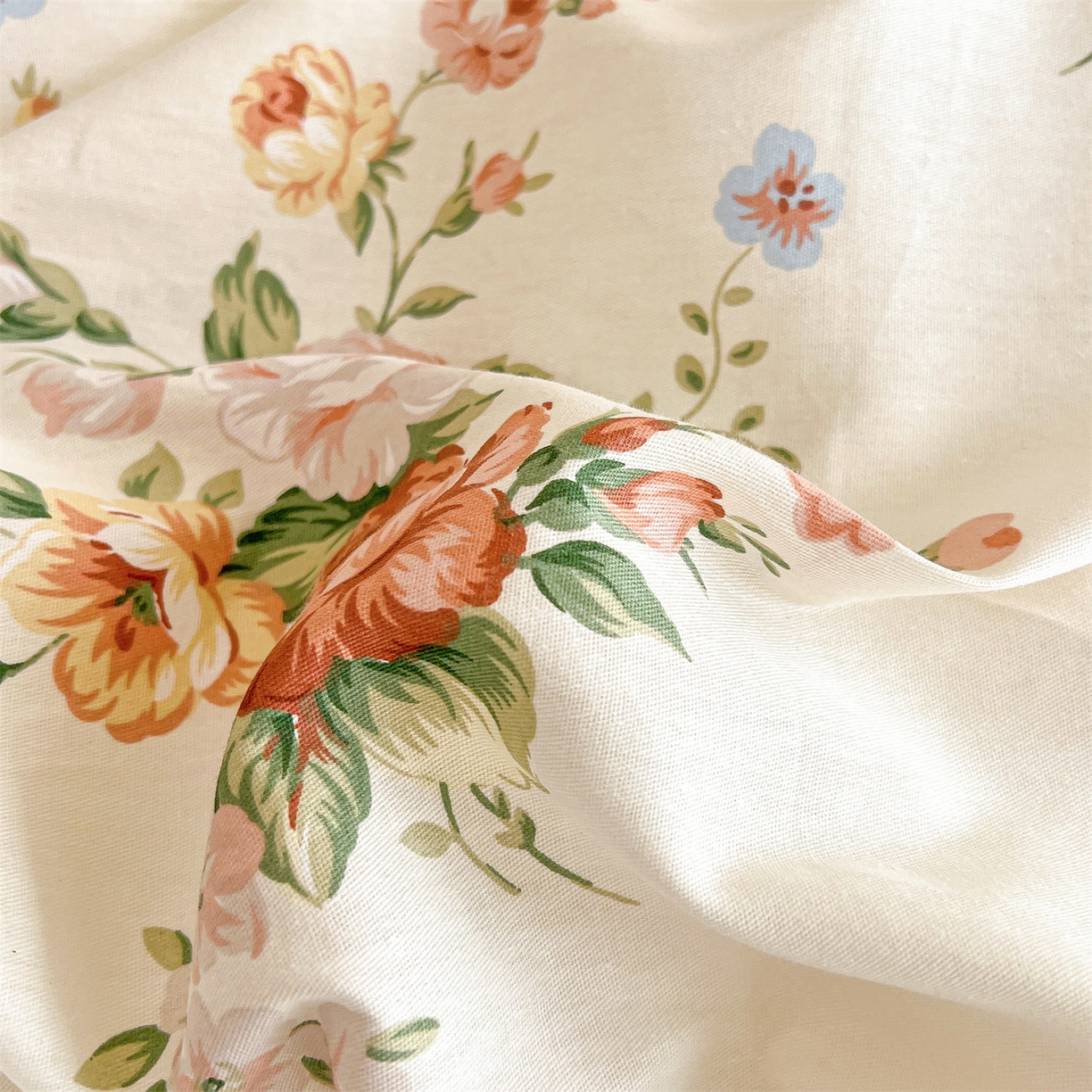 91家纺网 家纺一手货源 找家纺 宜凡家纺 2026新款全棉印花公主风单层床裙四件套 洛川花海