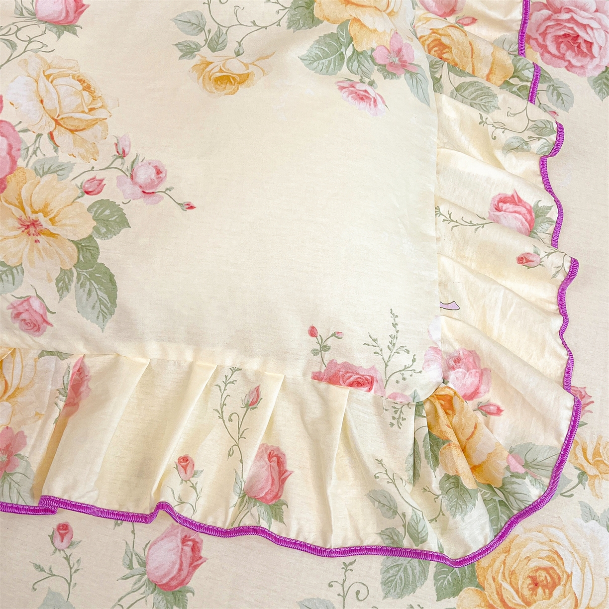 91家纺网 家纺一手货源 找家纺 宜凡家纺 2026新款全棉印花公主风单层床裙四件套 沐颜月朵