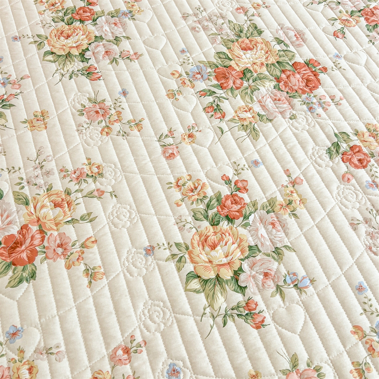 91家纺网 家纺一手货源 找家纺 宜凡家纺 2026新款全棉印花公主风夹棉床裙三件套 洛川花海