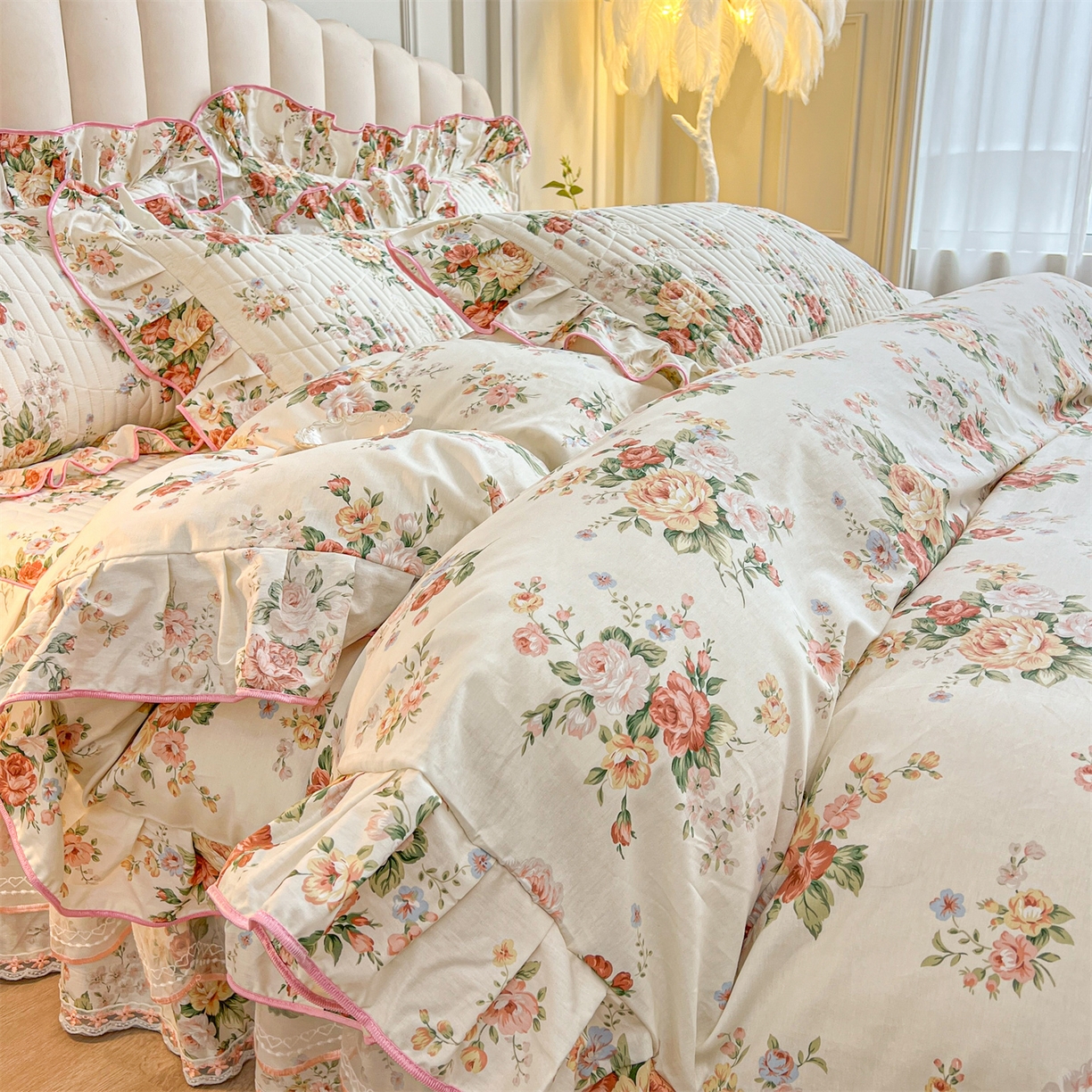 91家纺网 家纺一手货源 找家纺 宜凡家纺 2026新款全棉印花公主风夹棉床裙三件套 洛川花海