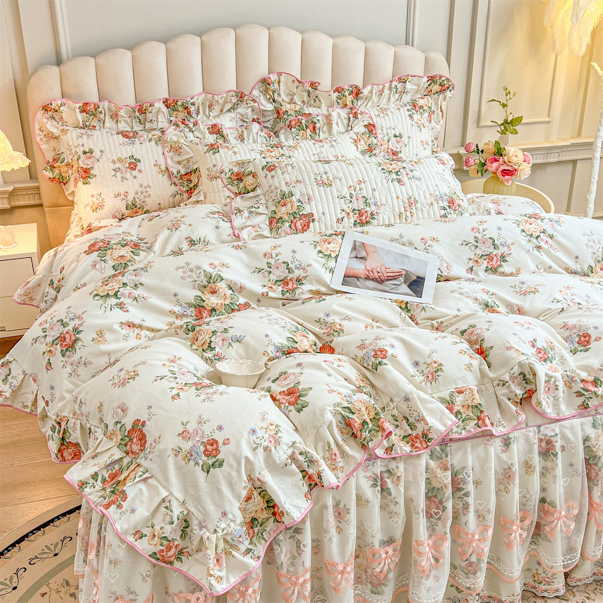 91家纺网 家纺一手货源 找家纺 宜凡家纺 2026新款全棉印花公主风夹棉床裙三件套 洛川花海