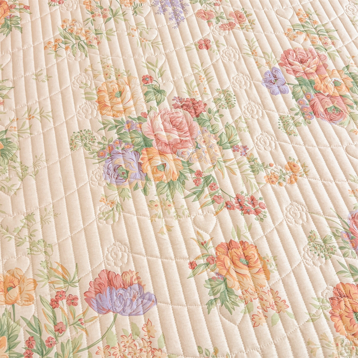 91家纺网 家纺一手货源 找家纺 宜凡家纺 2026新款全棉印花公主风夹棉床裙四件套 春色入梦