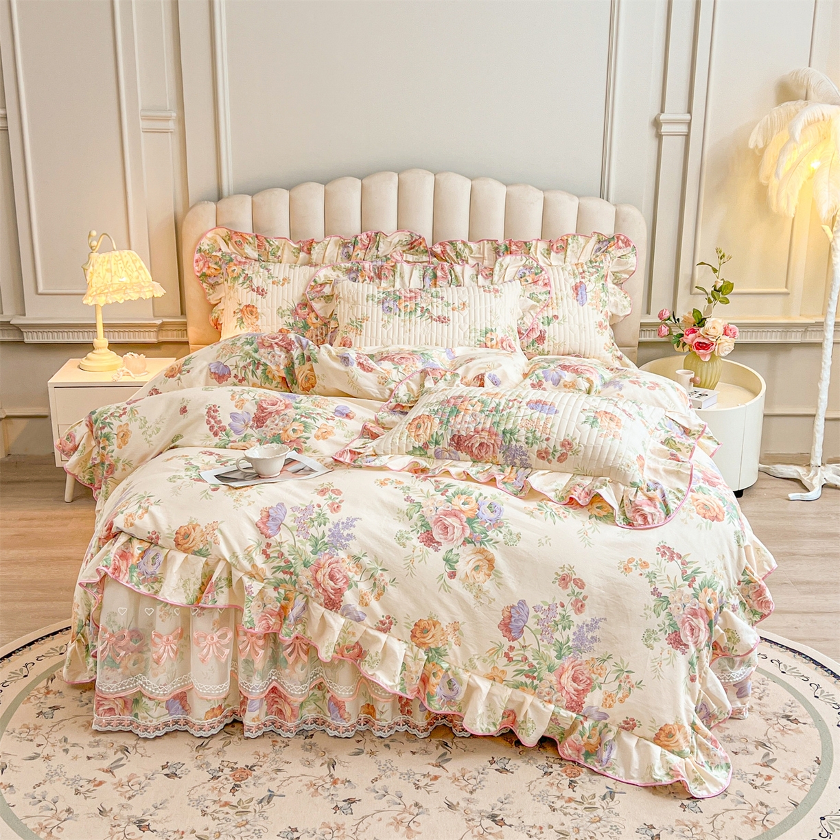 91家纺网 家纺一手货源 找家纺 宜凡家纺 2026新款全棉印花公主风夹棉床裙四件套 春色入梦