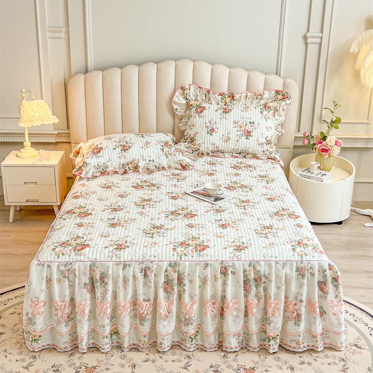 91家纺网 家纺一手货源 找家纺 宜凡家纺 2026新款全棉印花公主风夹棉床裙四件套 洛川花海