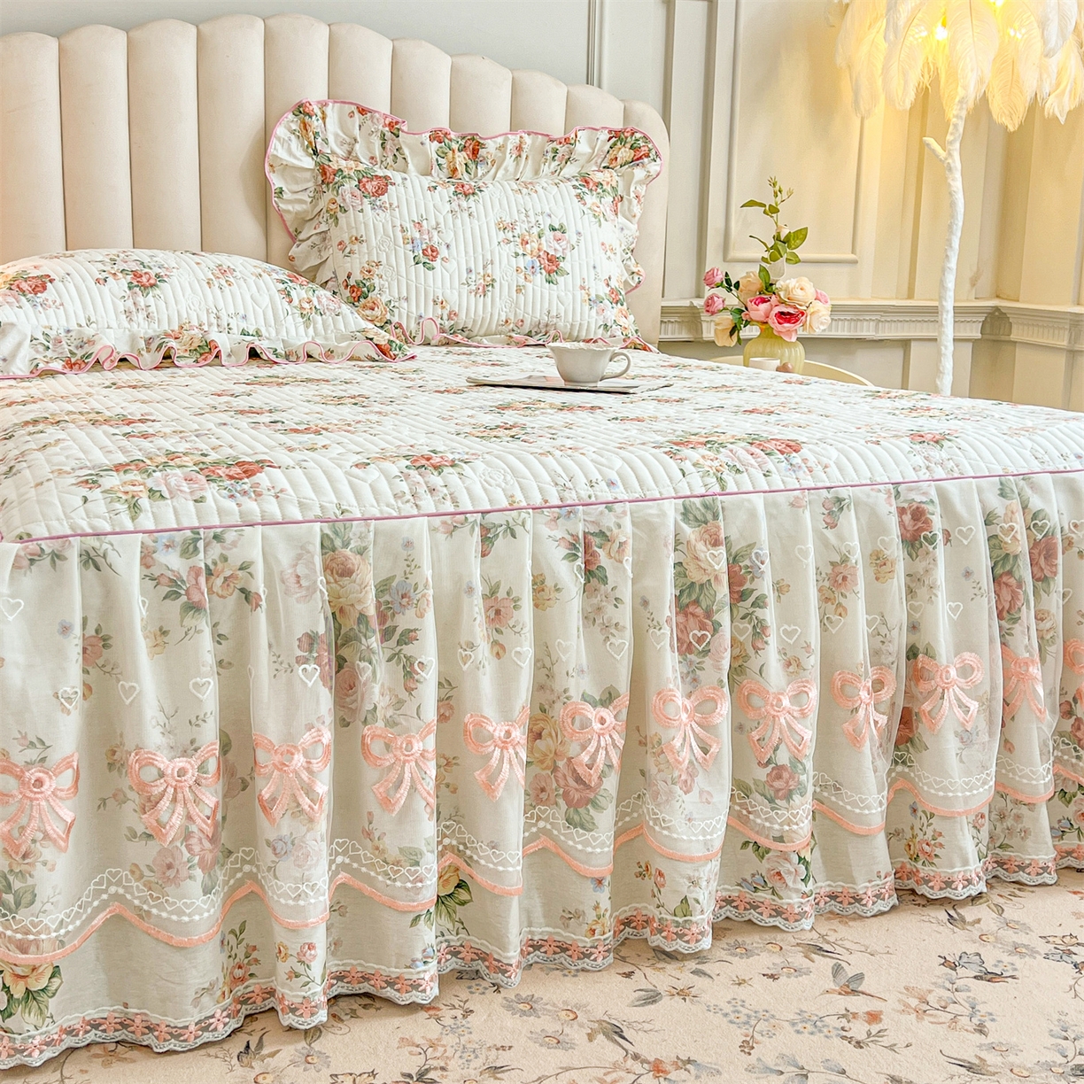 91家纺网 家纺一手货源 找家纺 宜凡家纺 2026新款全棉印花公主风夹棉床裙四件套 洛川花海