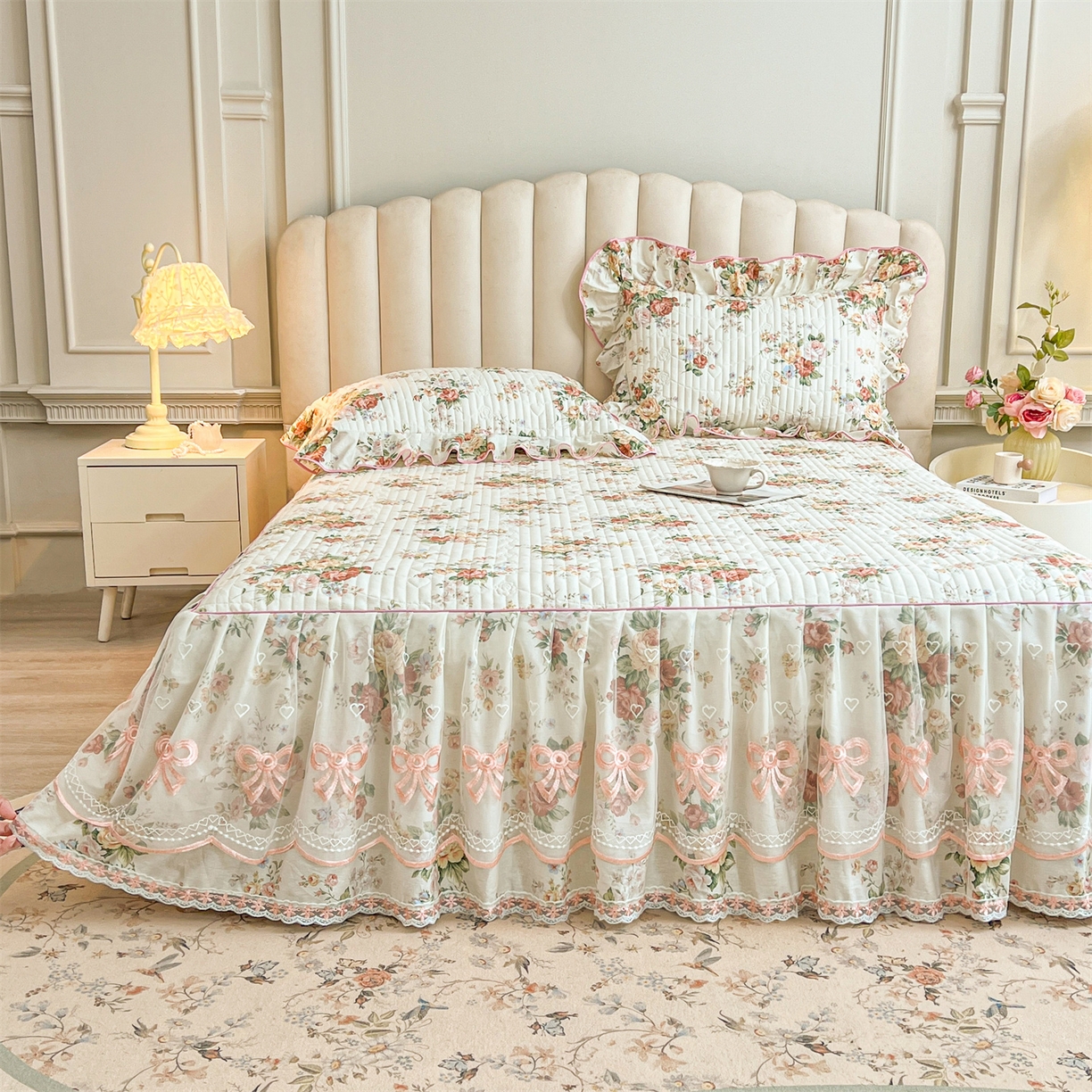 91家纺网 家纺一手货源 找家纺 宜凡家纺 2026新款全棉印花公主风夹棉床裙四件套 洛川花海