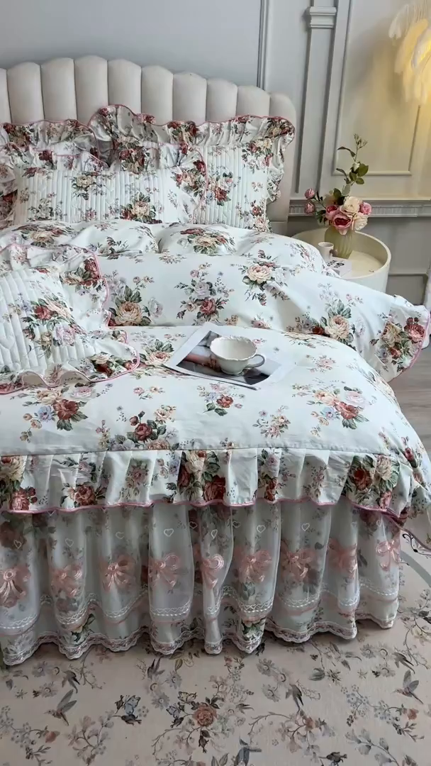 91家纺网 家纺一手货源 找家纺 宜凡家纺 2026新款全棉印花公主风夹棉床裙四件套 洛川花海