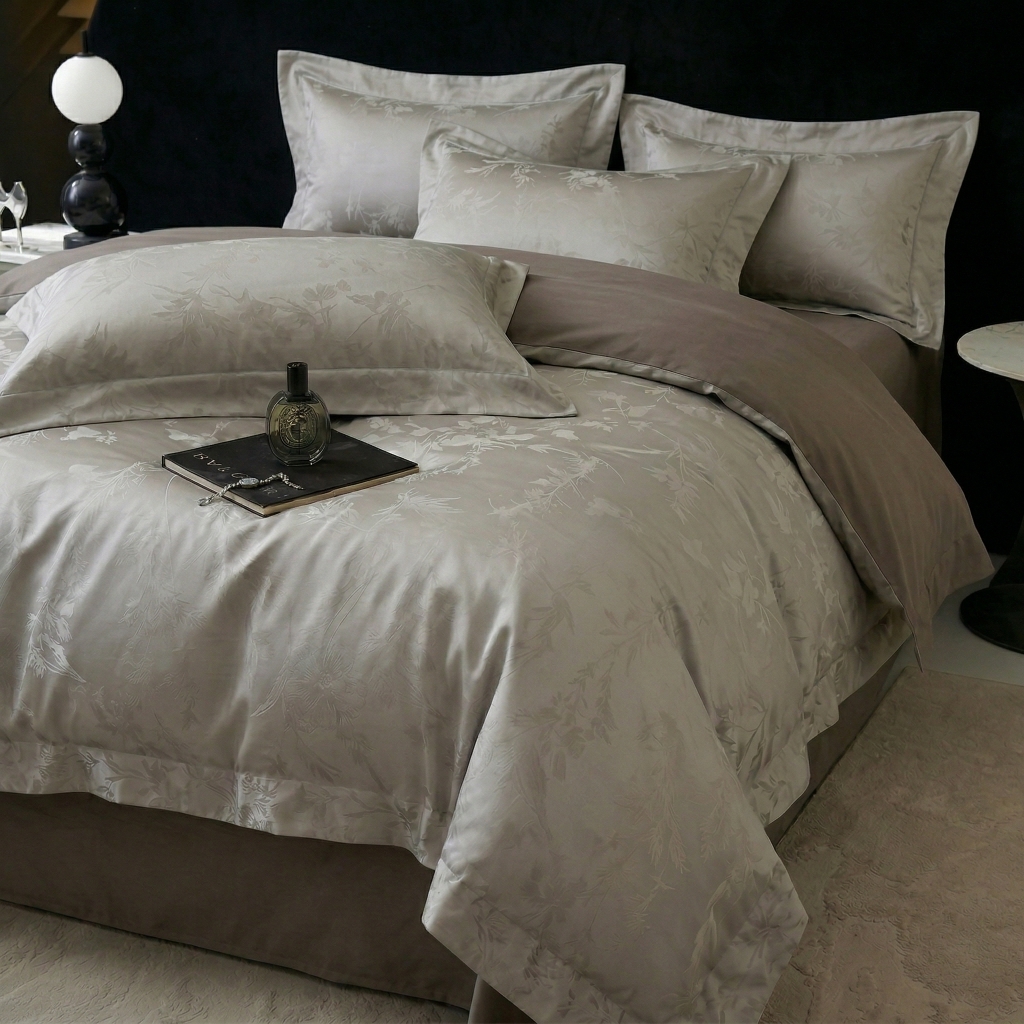 91家纺网 家纺一手货源 找家纺 悦织湾家纺 2026新款水洗冰丝贡缎提花亲肤四件套春夏凉爽床上用品四件套 铂雅金樽