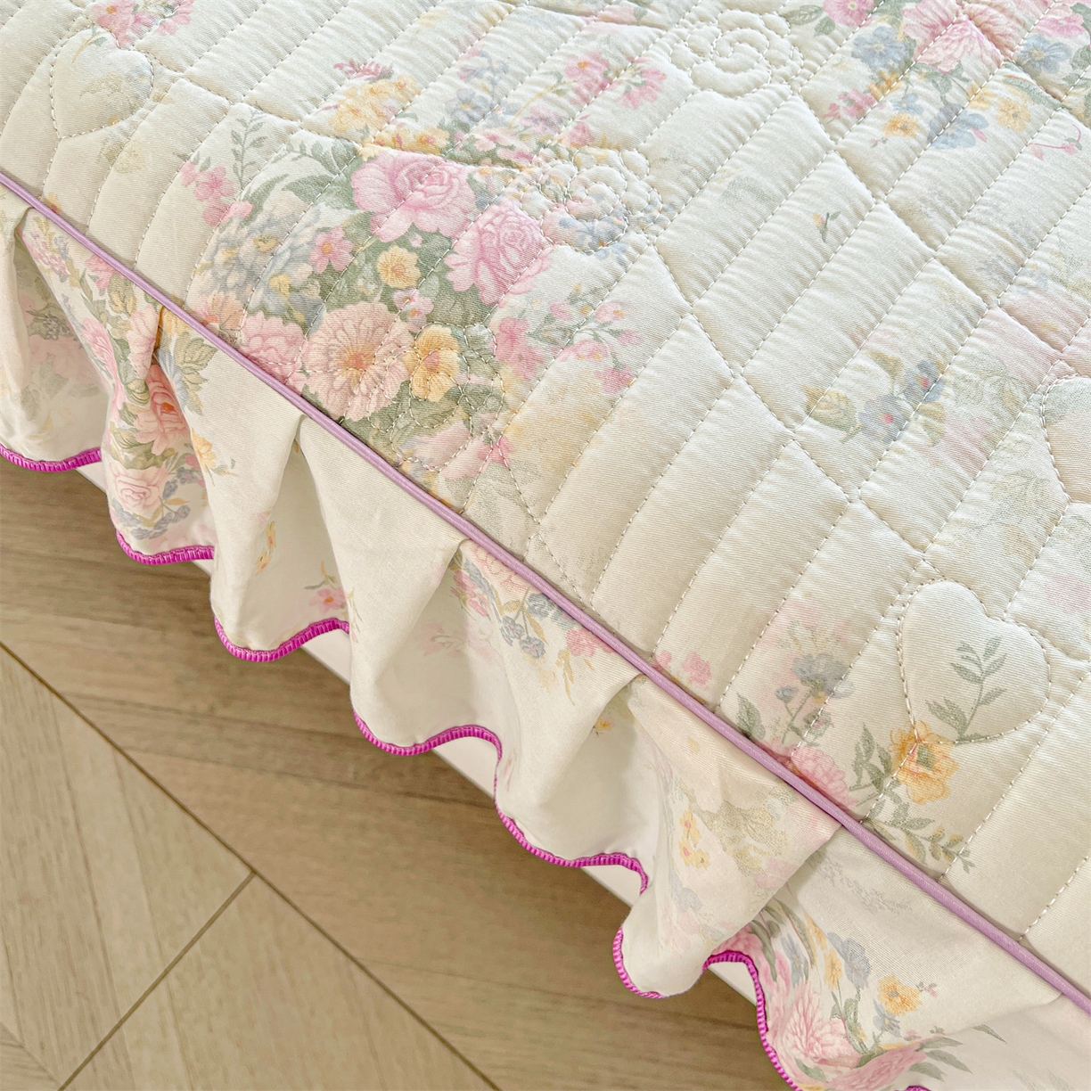 91家纺网 家纺一手货源 找家纺 （总）宜凡家纺 2026新款全棉夹棉花边床笠三件套