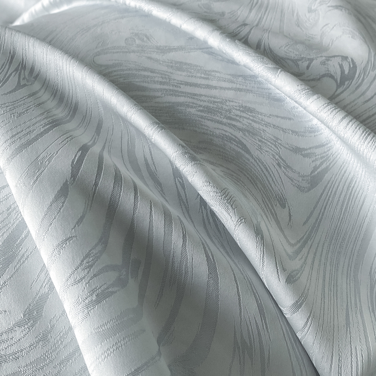 91家纺网 家纺一手货源 找家纺 悦织湾家纺 2026新款水洗冰丝提花四件套-知夏凉爽透气轻奢床上用品三四件套 知夏碧海蓝