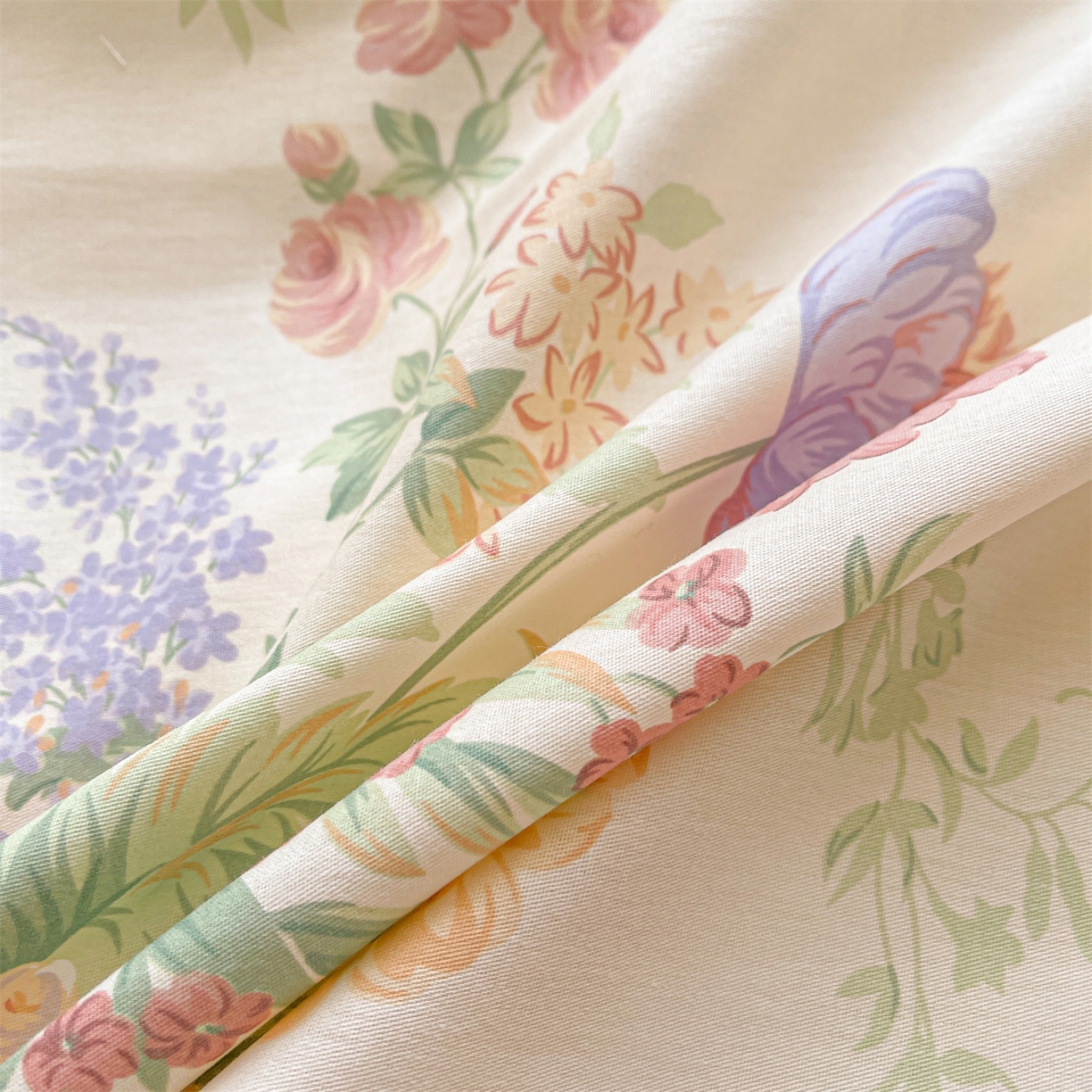 91家纺网 家纺一手货源 找家纺 宜凡家纺 2026新款全棉夹棉花边床笠三件套 春色入梦