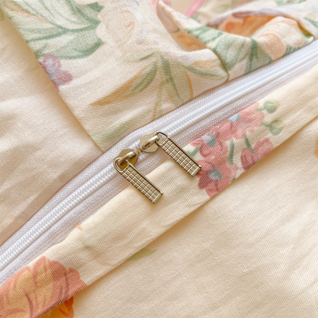 91家纺网 家纺一手货源 找家纺 宜凡家纺 2026新款全棉夹棉花边床笠三件套 春色入梦