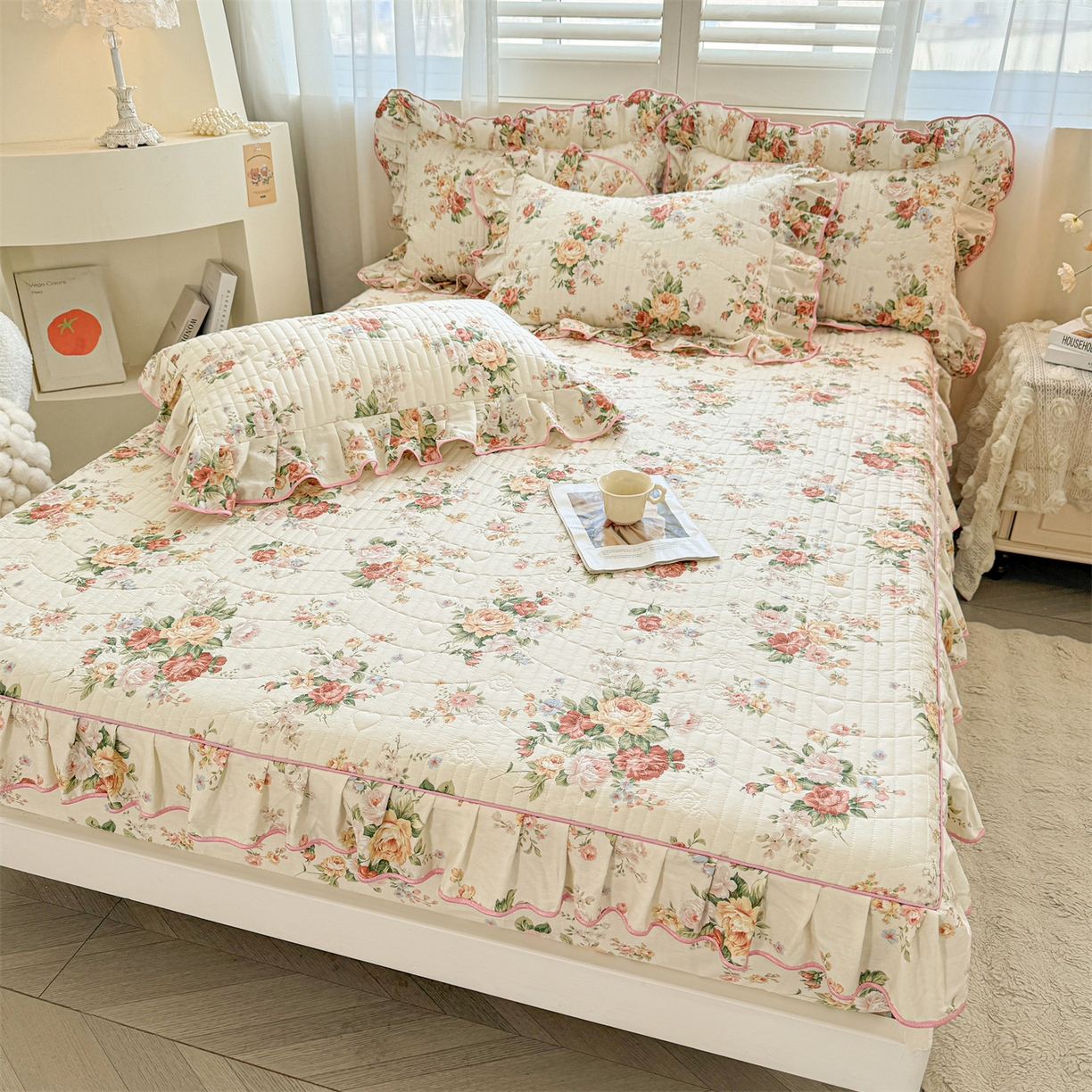 91家纺网 家纺一手货源 找家纺 宜凡家纺 2026新款全棉夹棉花边床笠三件套 洛川花海