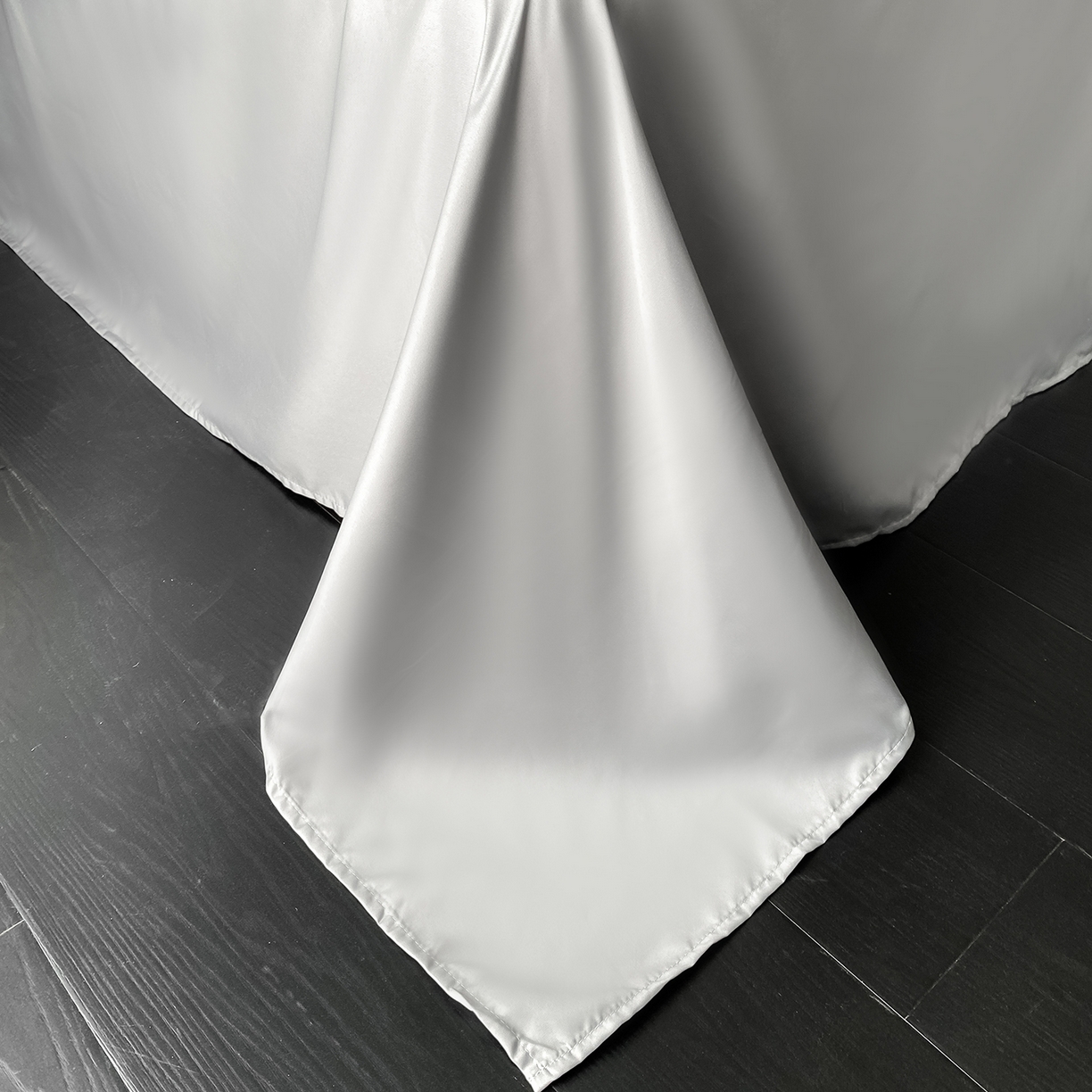 91家纺网 家纺一手货源 找家纺 悦织湾家纺 2026新款水洗冰丝提花四件套-知夏凉爽透气轻奢床上用品三四件套 知夏珍珠白+灰