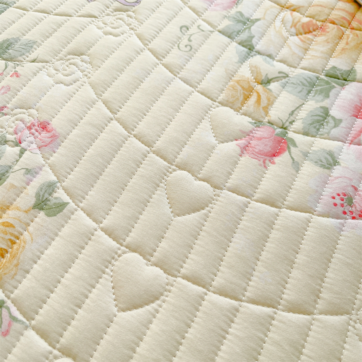 91家纺网 家纺一手货源 找家纺 宜凡家纺 2026新款全棉夹棉花边床笠三件套 沐颜月朵