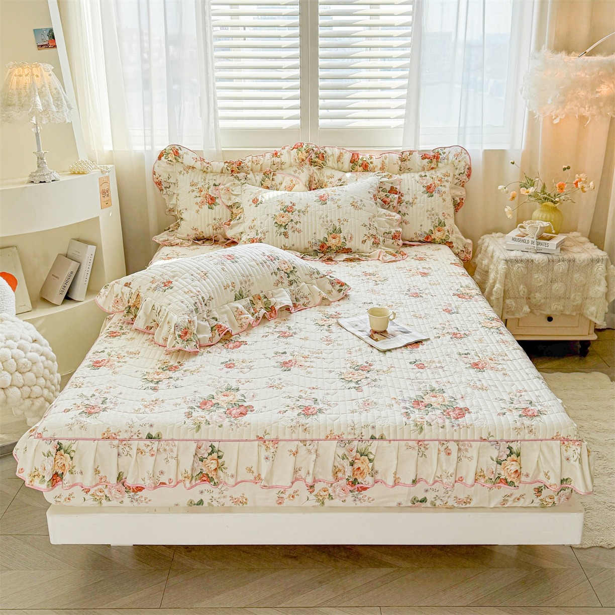 91家纺网 家纺一手货源 找家纺 宜凡家纺 2026新款全棉夹棉花边床笠四件套 洛川花海